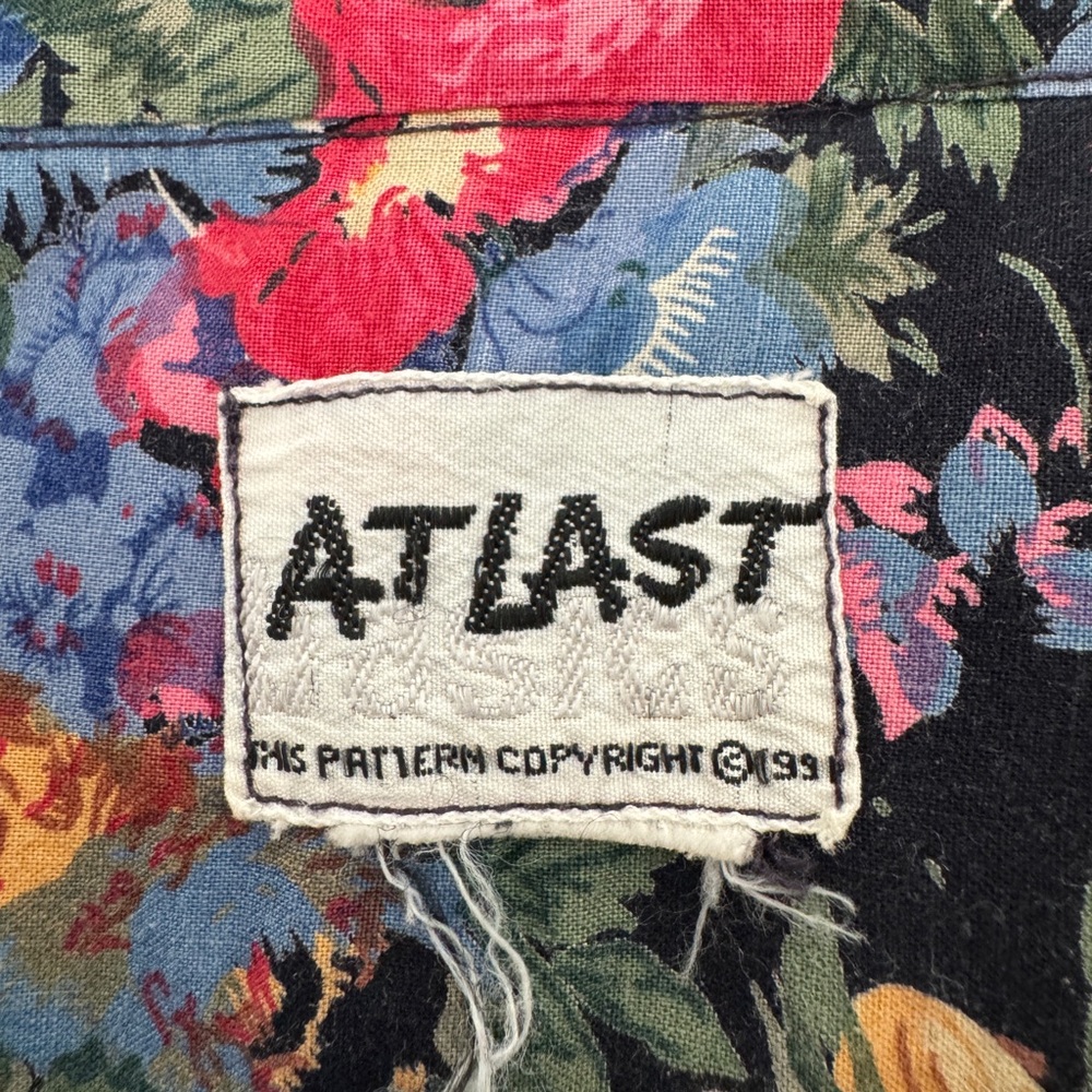 Vintage 90s shirts. Approx size medium. - Picture 6 of 6
